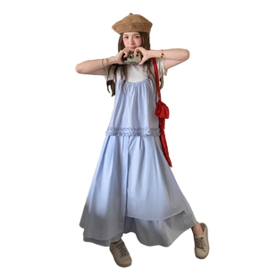 浅蓝色设计感甜美套装女2025夏季新款超好看吊带背心半身裙两件套图片