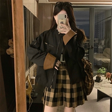 黑色