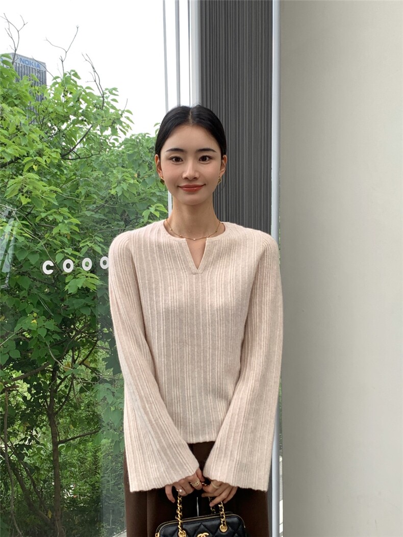 新款水滴领女纯色修身套头上衣针织衫图片