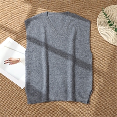 2025年秋季无扣马甲V领开叉羊毛马甲时尚百搭简约大方，女装马甲，唯若美羊绒