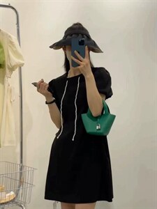 欧货同款配珍珠项链连衣裙图片