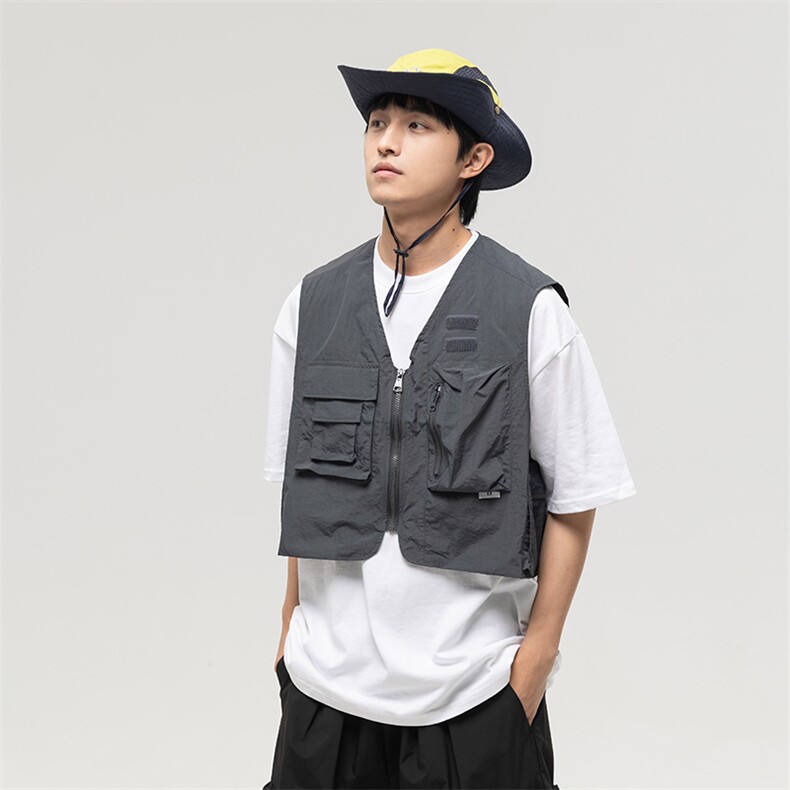 南夏乔装2025夏款纯色户外机能工装马甲日系复古大口袋无袖上衣男,男装工装外套,电商S006（B521）