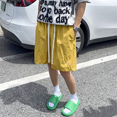黄色