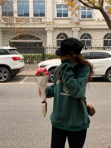 新加绒卫衣图片