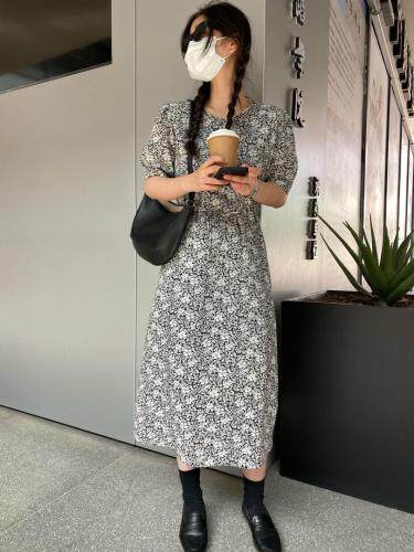 碎花图案连衣裙，女装连衣裙，LIN.Y