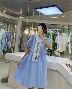 2023百搭时尚纯色连衣裙图片
