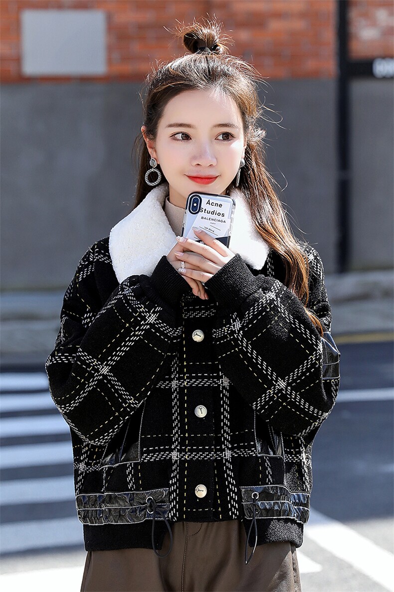 重工格纹毛呢短款外套女2025春秋新款仿羊羔毛翻领PU皮拼接呢子外套图片
