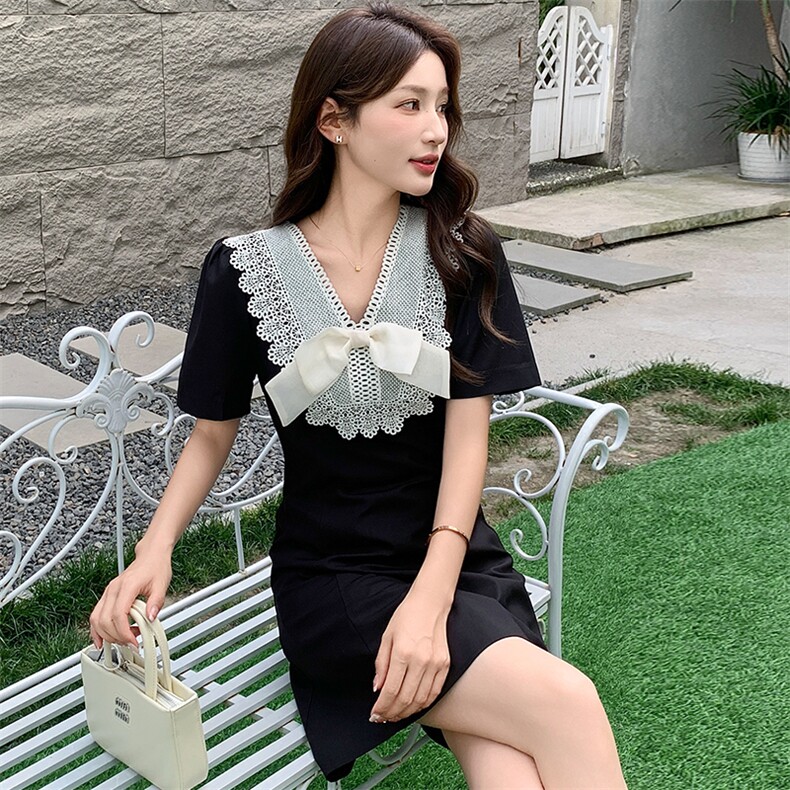 2025年夏季新款v领大花边蝴蝶结气质收腰显瘦时尚连衣裙,女装连衣裙,超帛