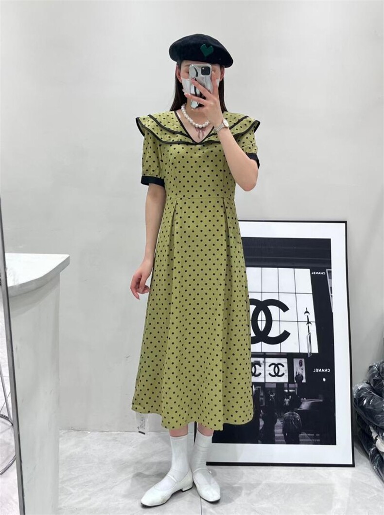 小波点连衣裙，女装连衣裙，时尚秀衣阁