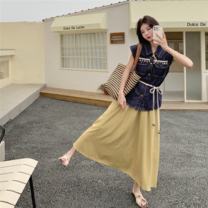 轻熟风气质轻薄牛仔马甲套装裙女夏新款旅游度假大摆半身裙两件套图片