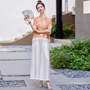 民族风印花上衣女休闲复古棉麻套装2024夏季新款时尚阔太太两件套,衣服搭配棕红色适合搭配什么颜色图片