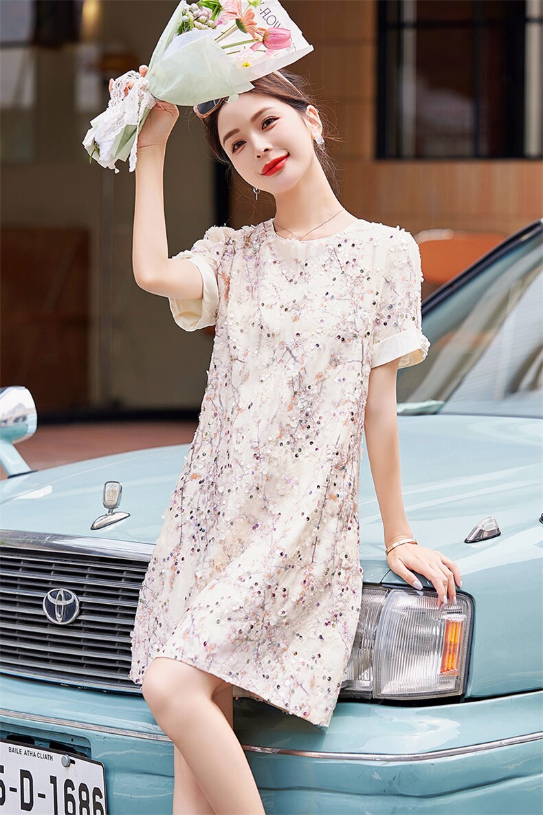 精致珠片刺绣连衣裙女夏季气质大码裙子2025年新款欧货a字裙,女装短外套,韩蜜菓