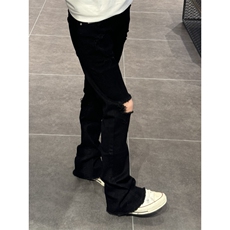 黑色