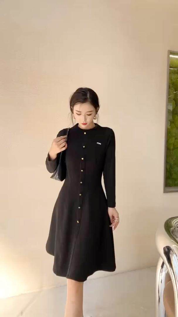 2022秋装连衣裙，女装连衣裙，贻思茗