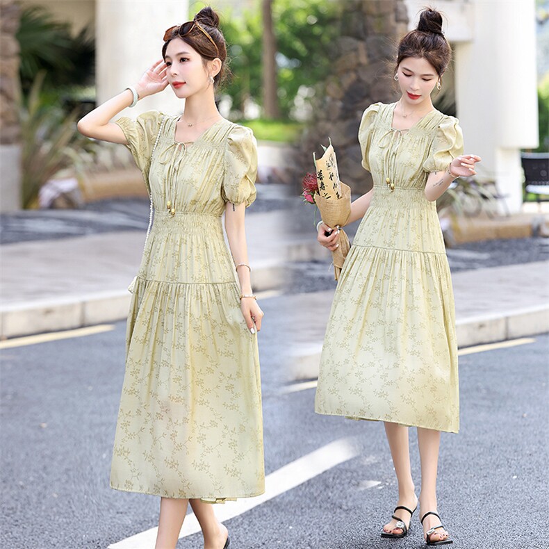退现V领短袖天丝棉连衣裙女高级感茶歇气质精致收腰显瘦长裙潮，女装连衣裙，朵莱米