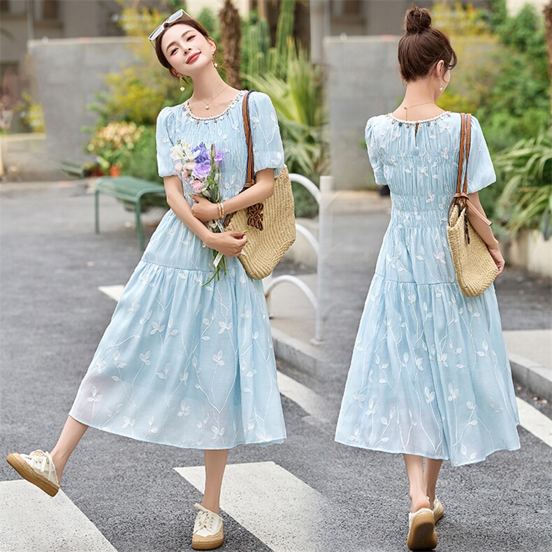 现货-2025夏季新款圆领显瘦提花刺绣天丝沙滩裙A版中长款连衣裙，女装连衣裙，尚羽泽网红店