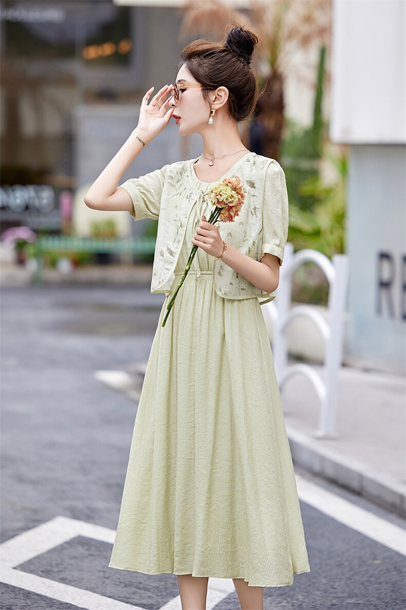 现货新款夏装2024年碎花连衣裙两件套,女装套装/套裙,采品优优