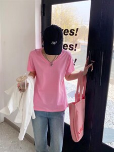 新款短袖T恤图片