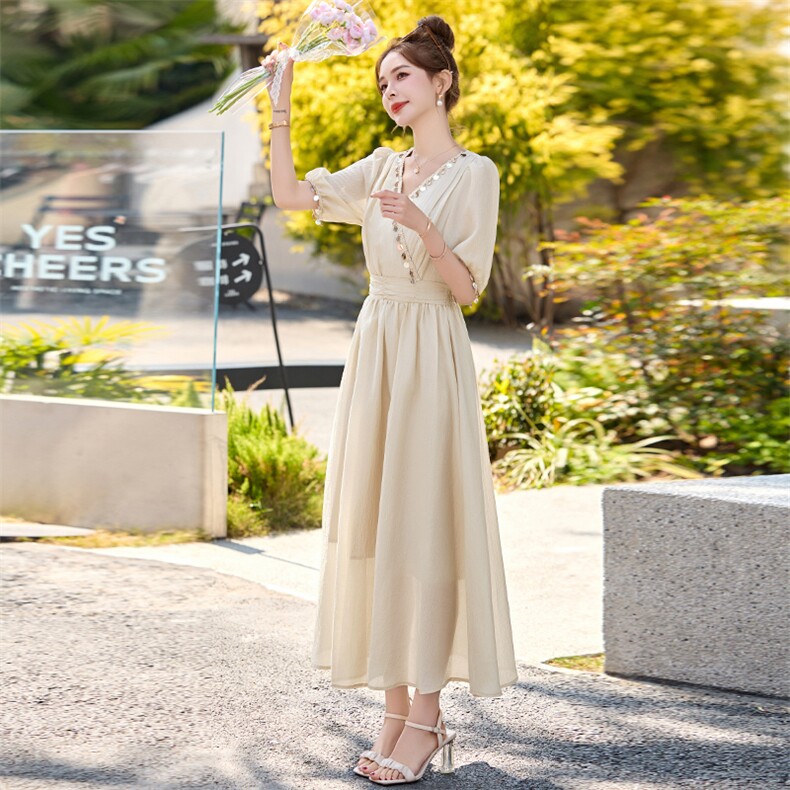 甜美度假风V领收腰连衣裙女2025夏季新款显瘦独特漂亮气质长裙子,女装连衣裙,众宇琦