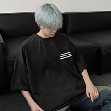 黑色