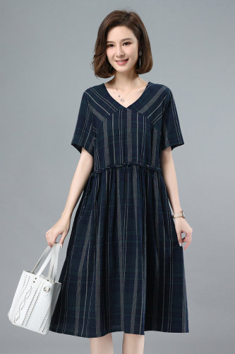 2021夏季新款时尚休闲盘扣抽绳格子连衣裙,女装连衣裙,叶笙衣