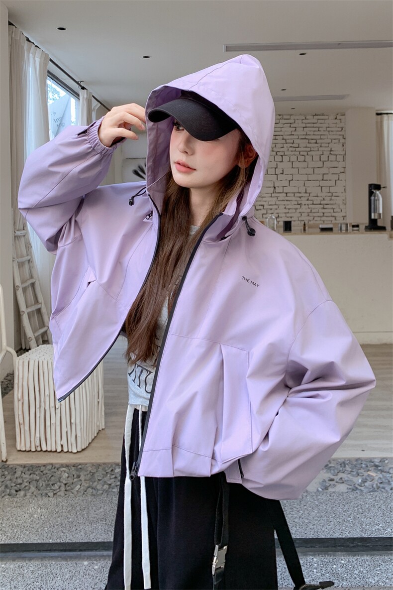 紫色韩系超好看连帽工装冲锋衣短外套女2025秋小个子减龄休闲上衣,女装短外套,2D014