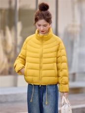 2025年冬季宽松立领泡芙排骨款轻薄白鸭绒羽绒服外套，女装羽绒服，简韵佳