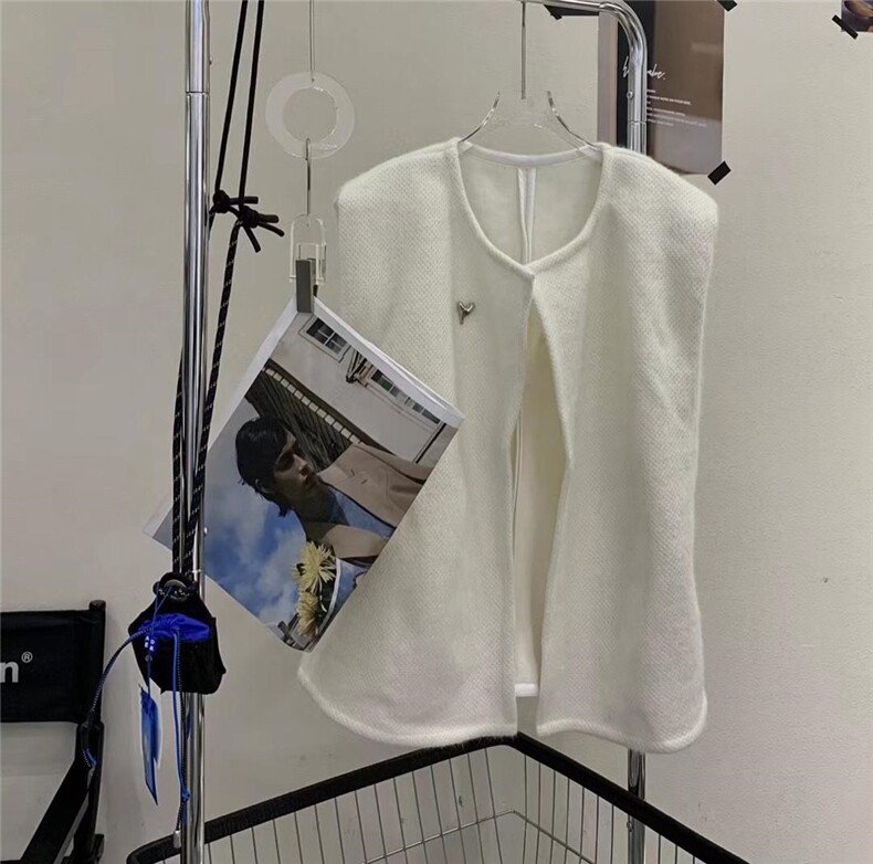 Queena PHoebe QUEENAPHOEBE129960