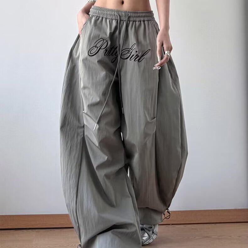 美式灰色字母刺绣褶皱伞兵工装裤女2025春季宽松新款阔腿弯刀长裤,女装休闲裤,星座1210-1