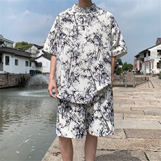 米白色