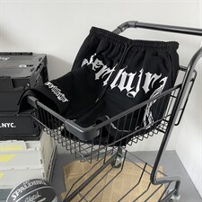 黑色
