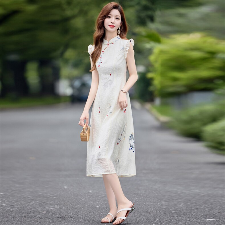 新中式连衣裙2025夏天新款巨好看的绝美减龄白色无袖改良旗袍裙子,女装连衣裙,乐吉娜