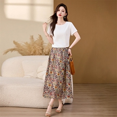 雪纺女2026夏装新款气质碎花连衣裙半身裙长裙V领显瘦，女装半身裙，倪叶myz