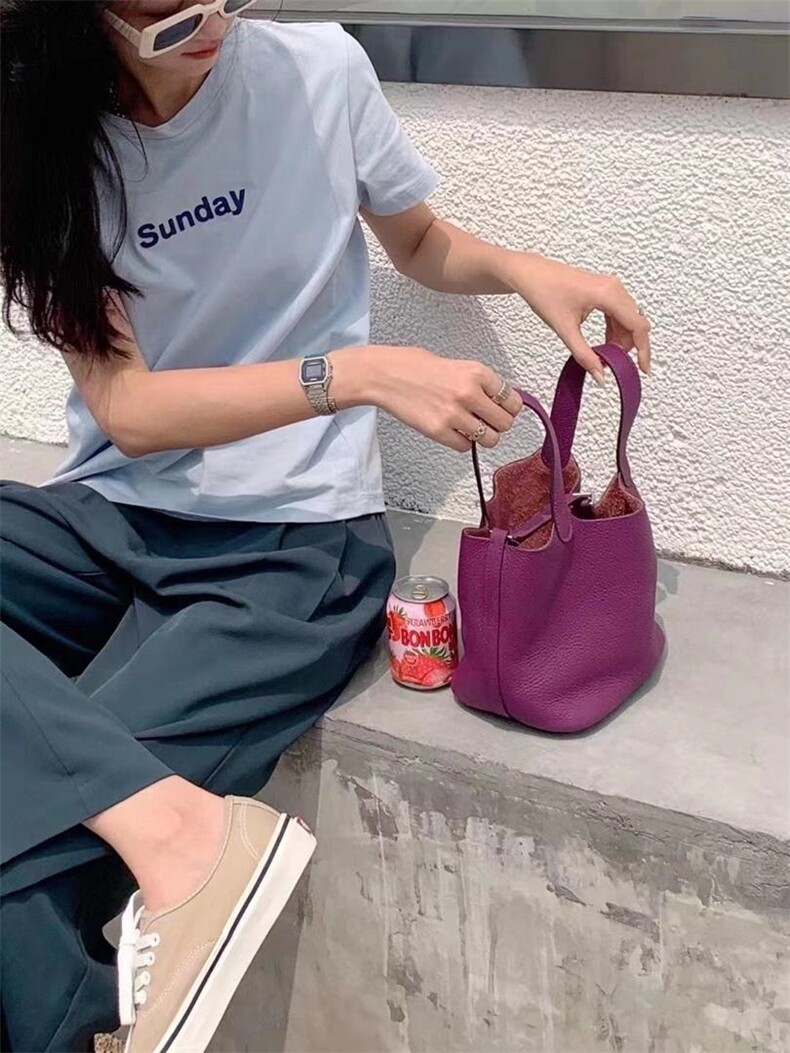 【】字母烫图T恤，女装T恤，里奈(5F)