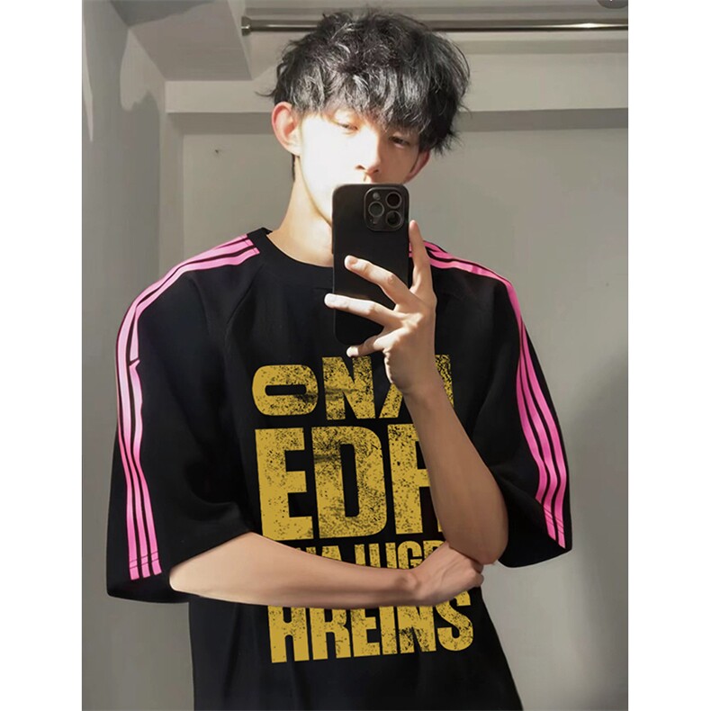 抖音得物品质二开240克宽松纯棉美式潮牌印花三条杠中性风短袖T恤,男装T恤,电商A486