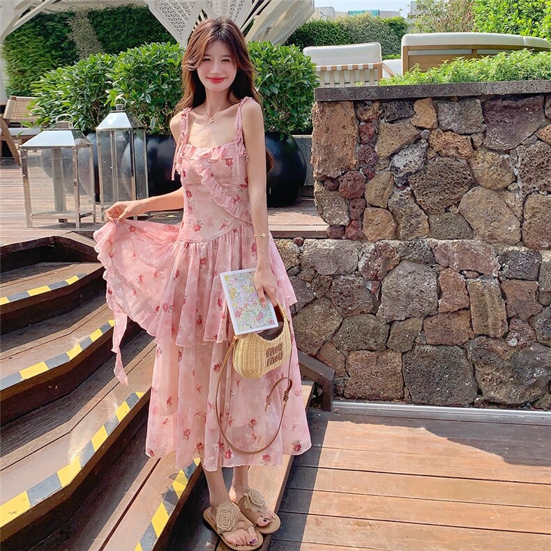 法式粉色碎花连衣裙女2025年夏季新款浪漫度假风气质绝美超仙长裙图片