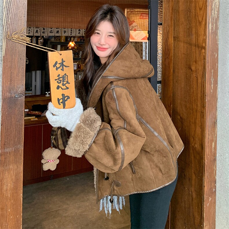 美拉德复古羊羔毛外套女冬季新款韩系加绒小个子加厚连帽皮毛一体,女装短外套,2B222