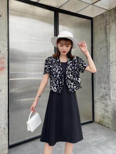 夏装二件套连衣裙上新中，女装连衣裙，秋莎明月