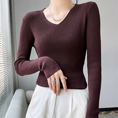 2024秋款显瘦V领长袖针织衫女宽松慵懒风打底衫上衣，女装针织衫/毛衣，凝珊羊绒