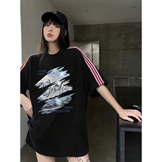 抖音得物品质二开240克宽松纯棉美式潮牌印花三条杠中性风短袖T恤，男装T恤，电商A486