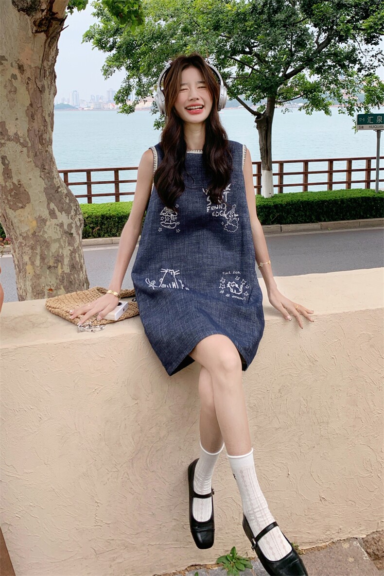 新款，刺绣涂鸦牛仔连衣裙2C093-6635-P135-K198,女装连衣裙,2C093