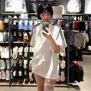 抖音得物品质二开240克宽松纯棉美式潮牌印花三条杠中性风短袖T恤图片