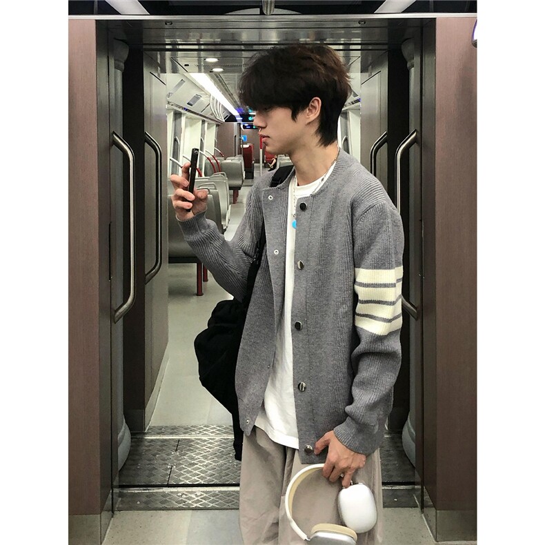 浅灰色条纹针织开衫外套男款秋季慵懒风三条杠毛衣高级感立领夹克,男装针织衫/毛衣,星座1007（原301D）