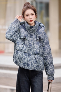 时尚印花连帽白鸭绒羽绒服2025冬季新款图片