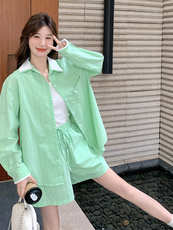 条纹拼接衬衫短裤套装女春秋2025新款多巴胺色流行超火两件套减龄，女装套装/套裙，蝶眷