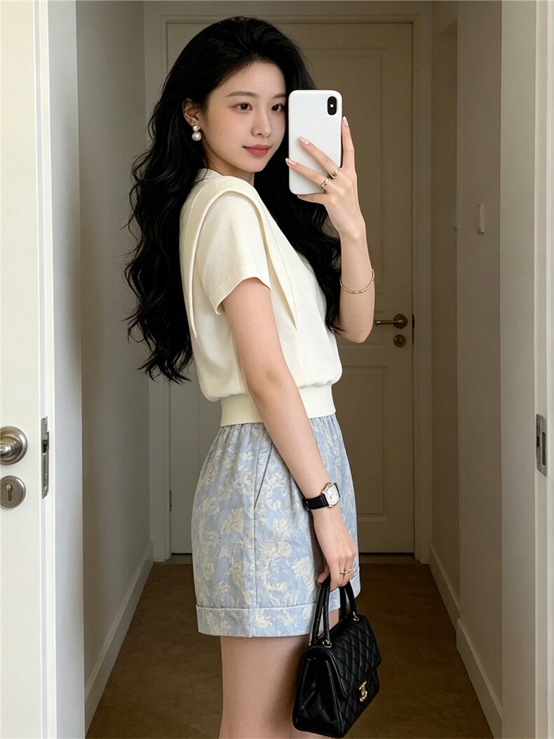 欧货高级感休闲运动套装女夏洋气减龄V领短袖上衣提花短裤两件套,女装套装/套裙,江南