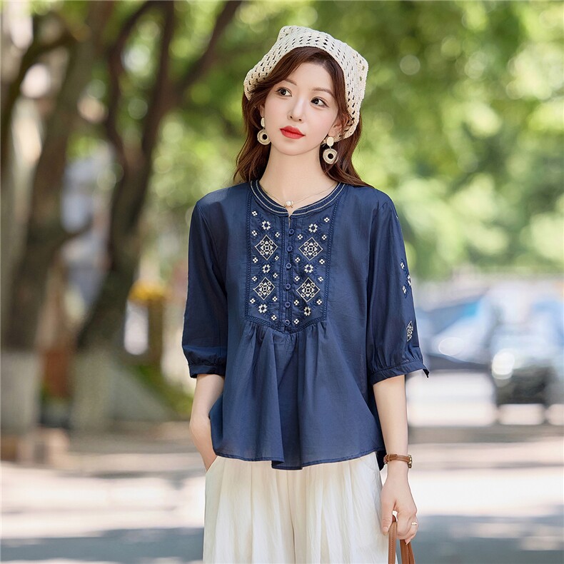 中年妈妈夏季时尚天丝麻小衫女装刺绣上衣宽松洋气大码遮肚子衬衣，女装衬衫，依路服饰