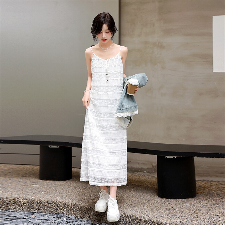 白色吊带裙女2024夏季新款减龄洋气时尚连衣裙,女装连衣裙,流量+