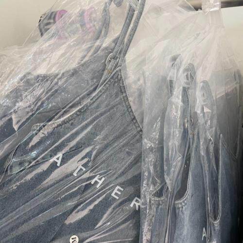 现货水洗牛仔裙百搭款式sm，女装，ADHERE