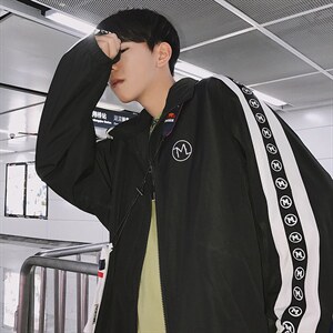 A003-HJ011-P40 秋装新款袖子接拼M印花休闲男士夹克外套 港仔图片